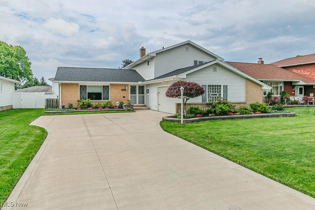 5852 Ashcroft Drive - Photo 1