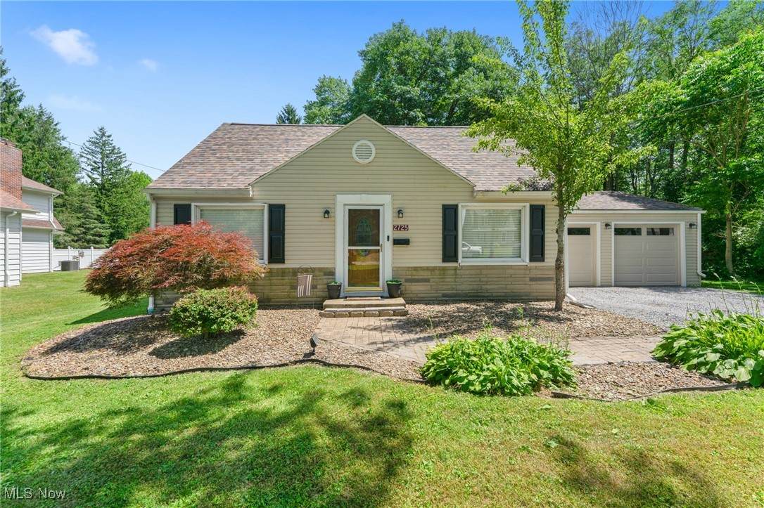 2725 Highland Avenue - Photo 1