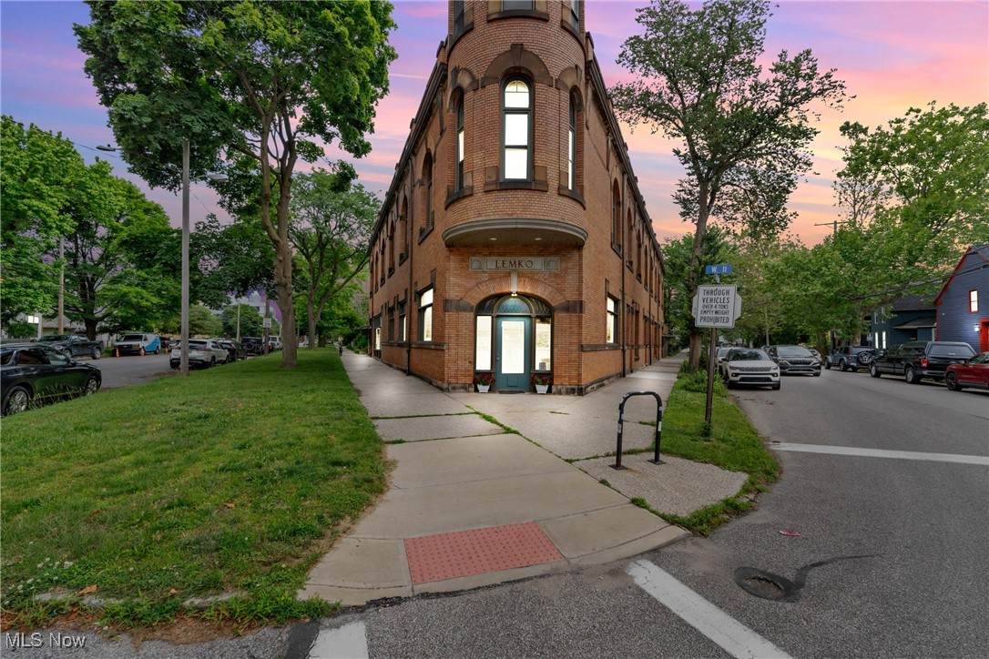 2337 11th Street - Photo 1