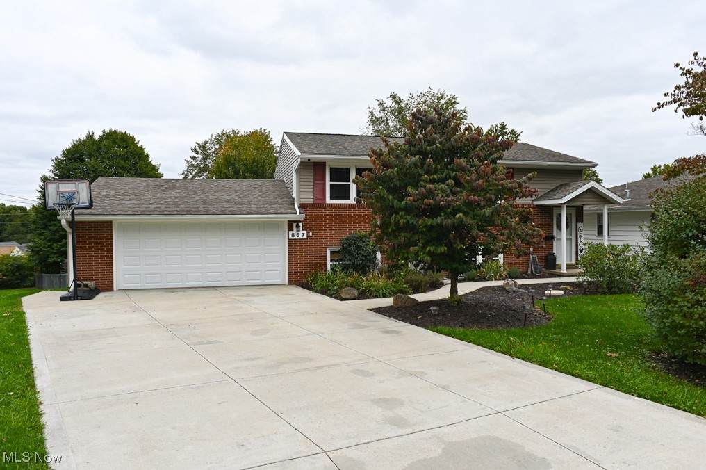 867 Ashwood Drive - Photo 1