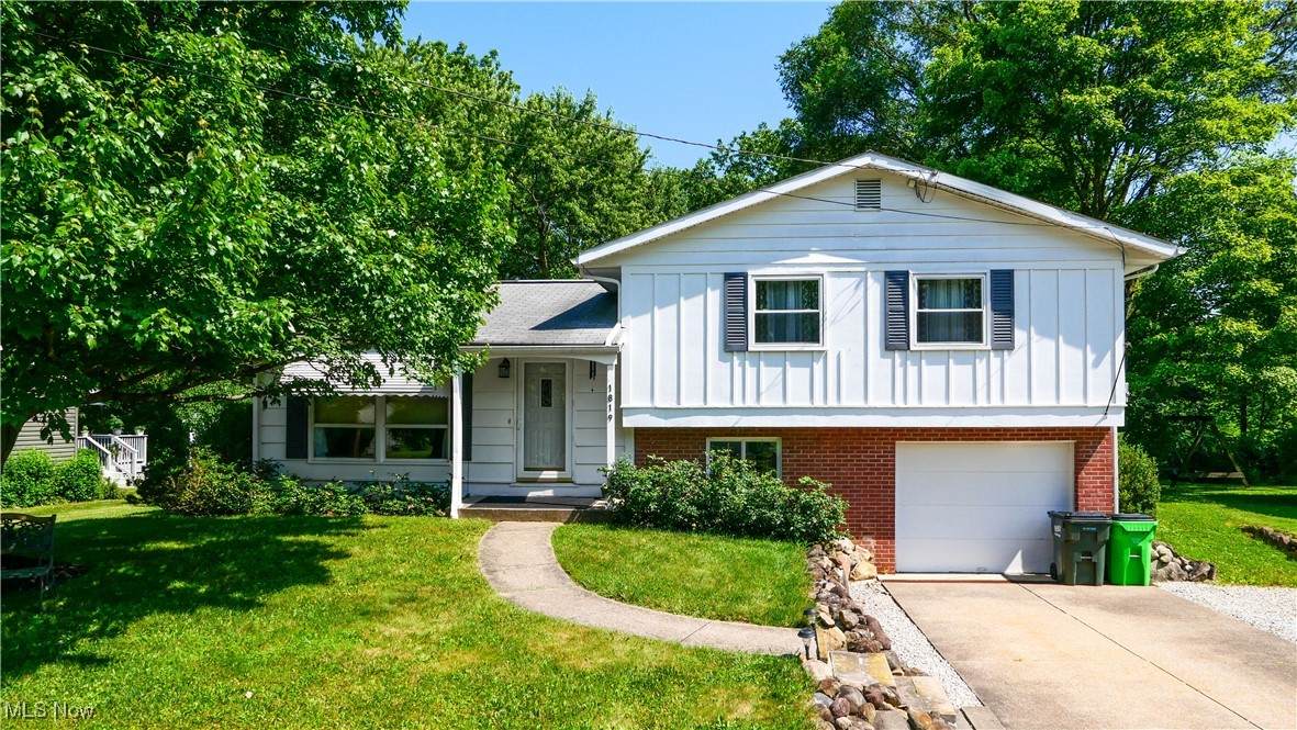 1819 Clearbrook Drive - Photo 1
