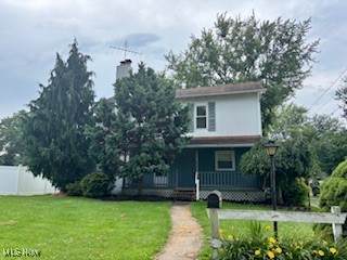 2615 Seneca Avenue - Photo 1