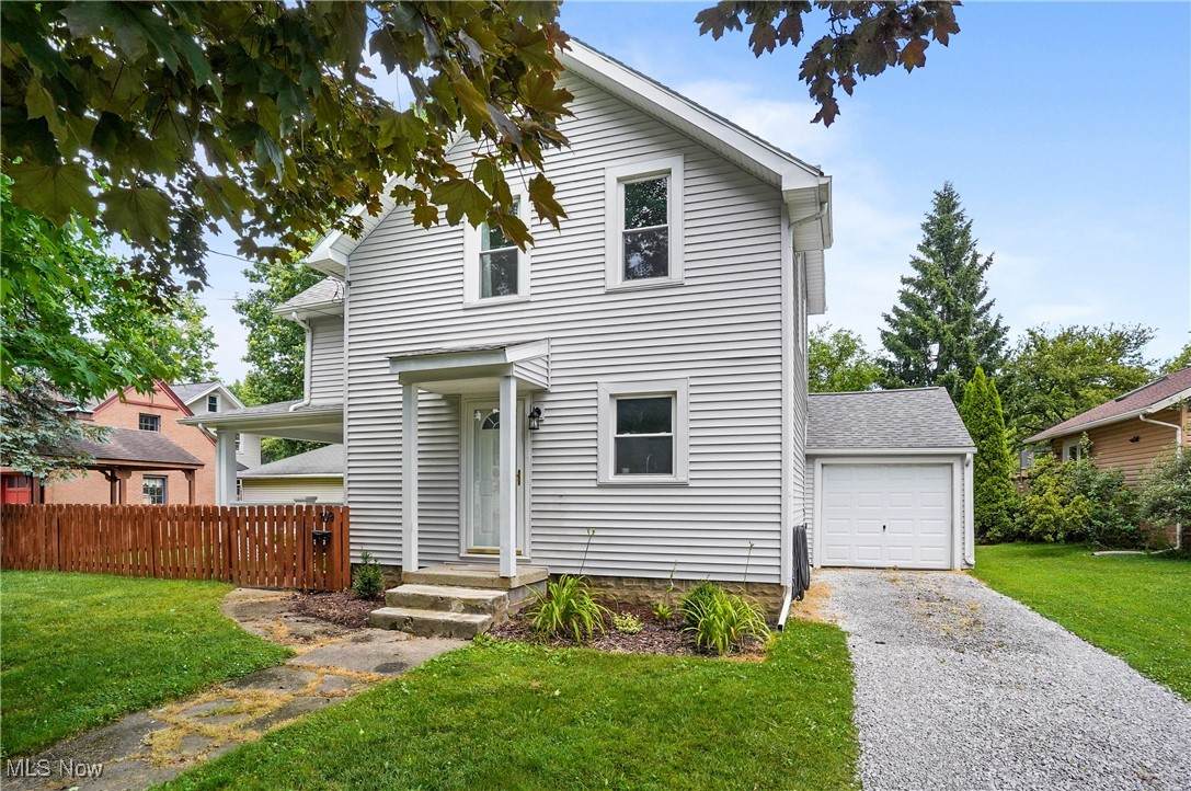 709 Spruce Avenue - Photo 1
