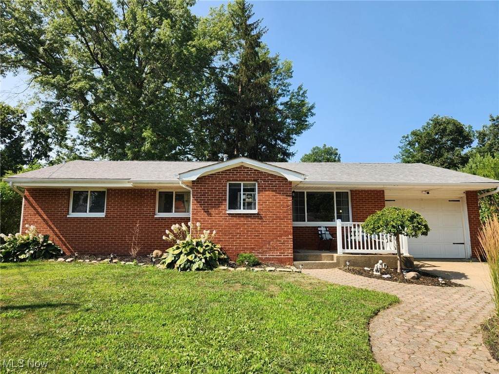 4804 Mapleview Drive - Photo 1
