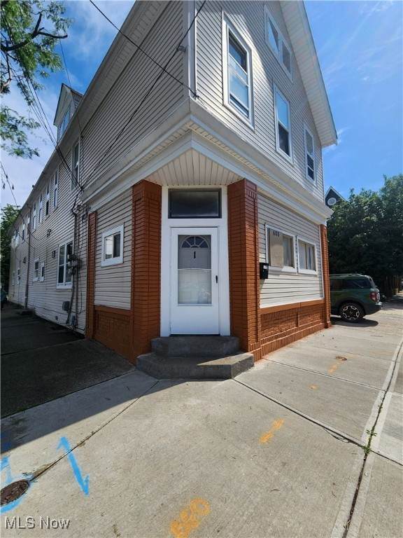 6128 Lausche Avenue - Photo 1