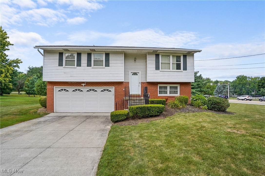 585 Beverly Drive - Photo 1