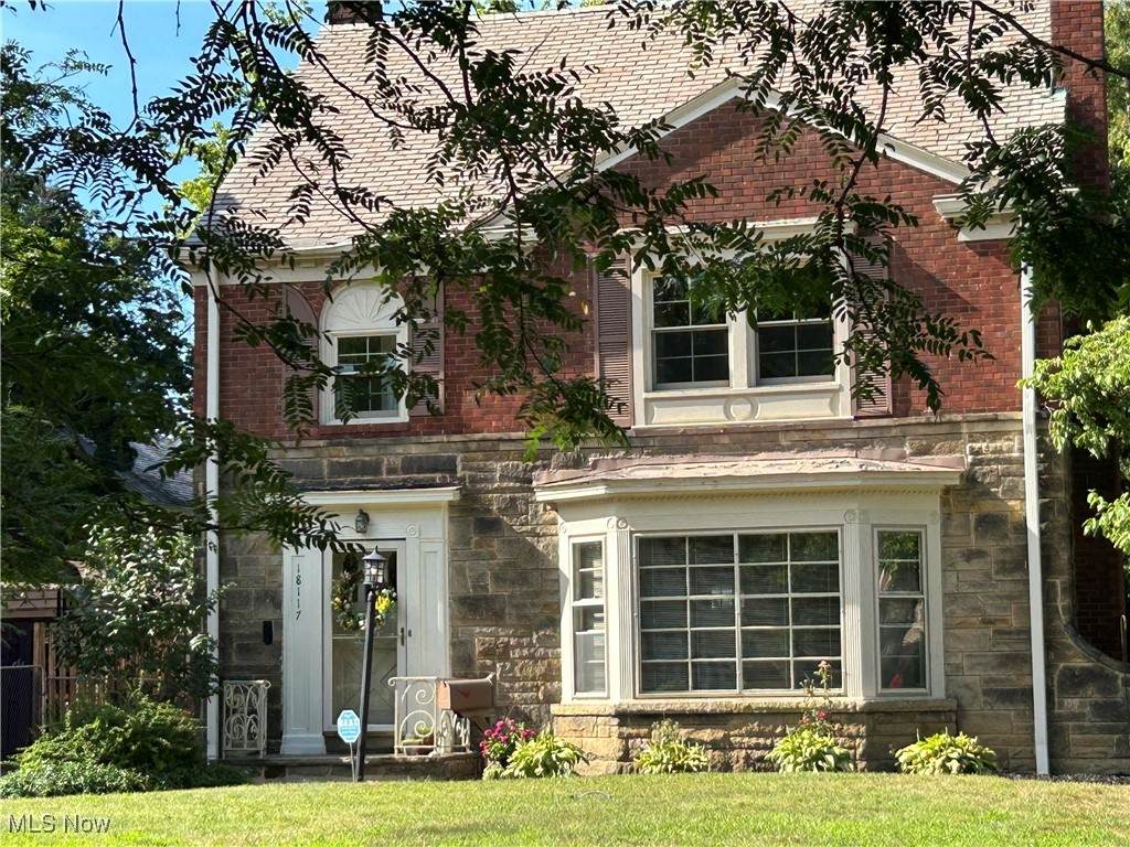 18117 Lomond Boulevard - Photo 1