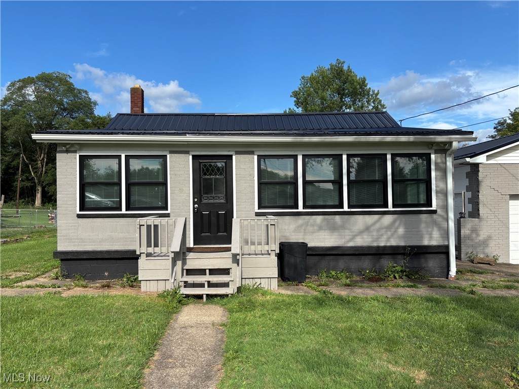 345 Ritchie Avenue - Photo 1