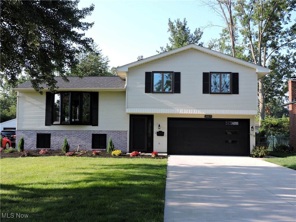 24835 Doe Drive - Photo 1