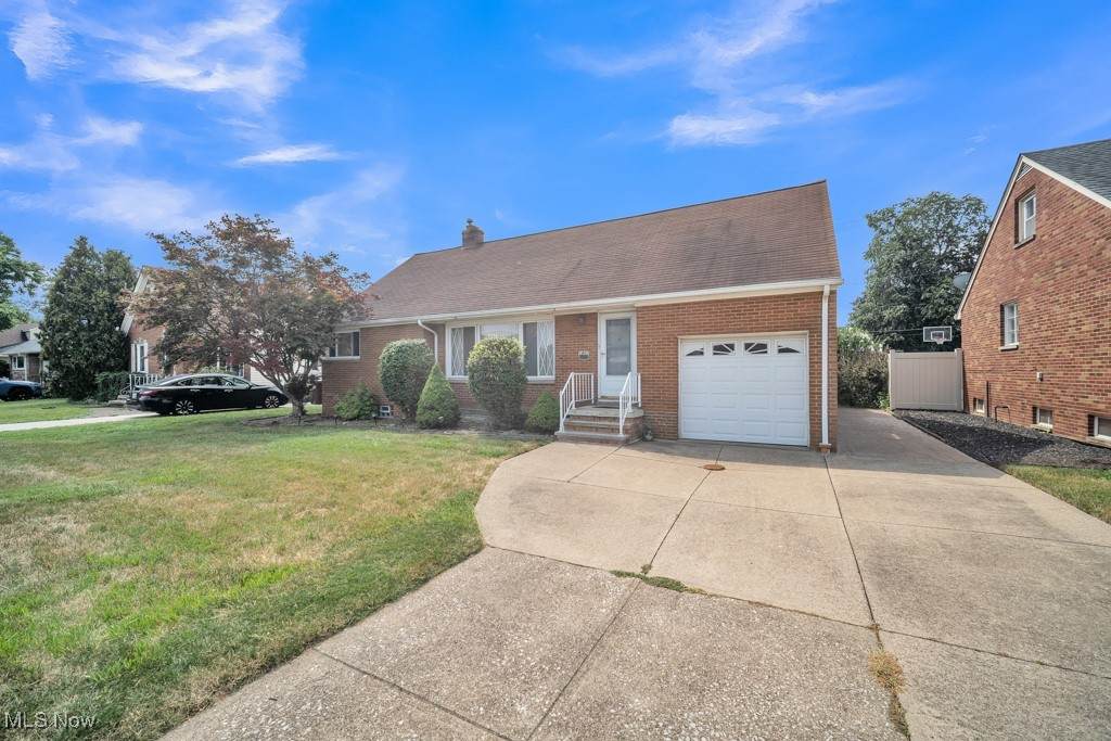 1807 Grovewood Avenue - Photo 1