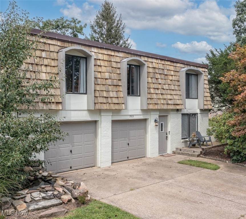 1923 Viking Avenue - Photo 1