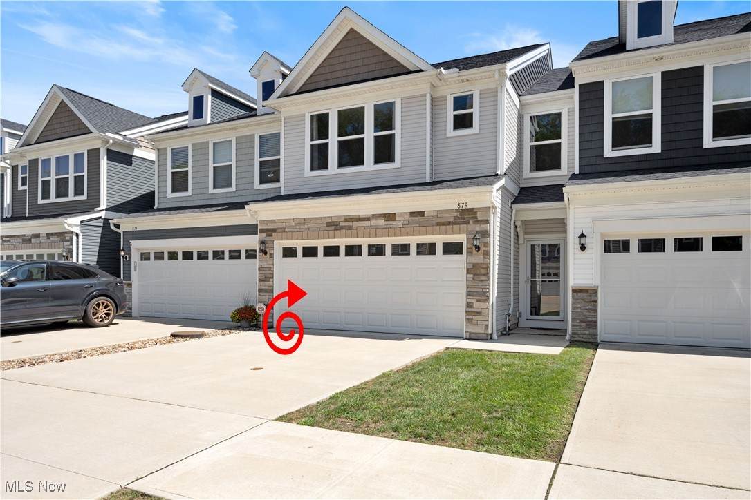 879 Parkside Drive - Photo 1