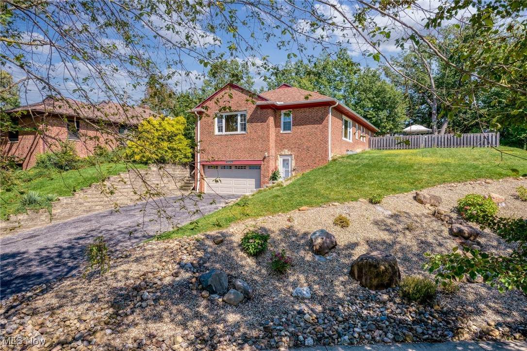 3705 Meadowbrook Boulevard - Photo 1
