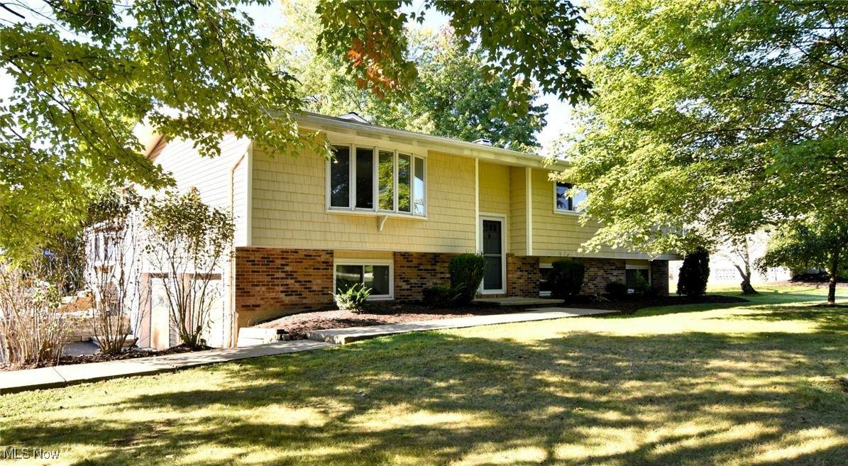 8547 Camelot Drive - Photo 1