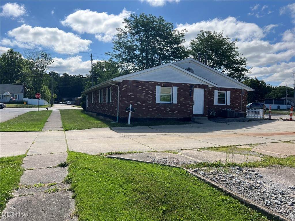 4940 Oberlin Avenue - Photo 1