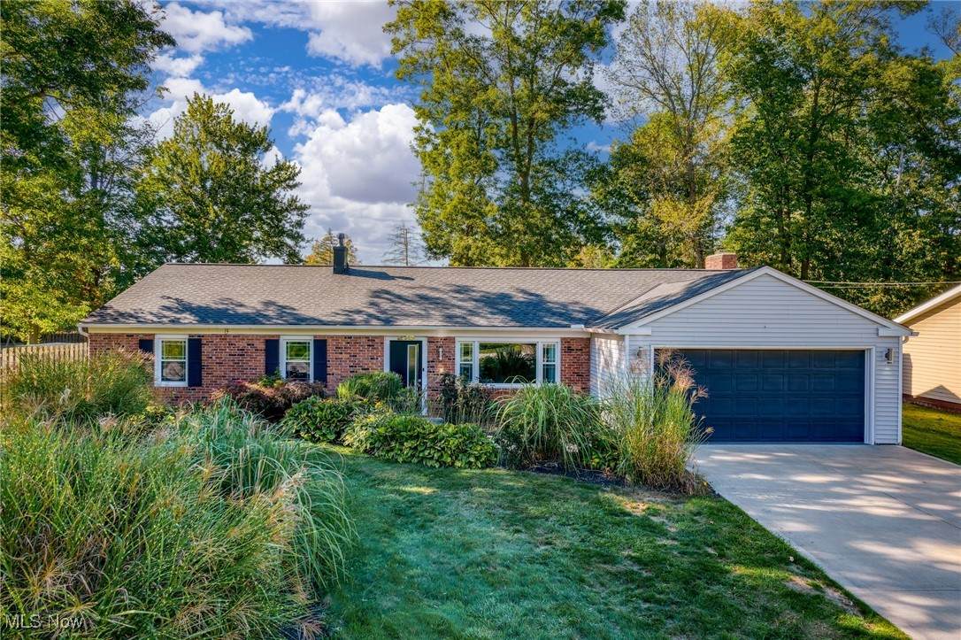 270 Parkview Drive - Photo 1