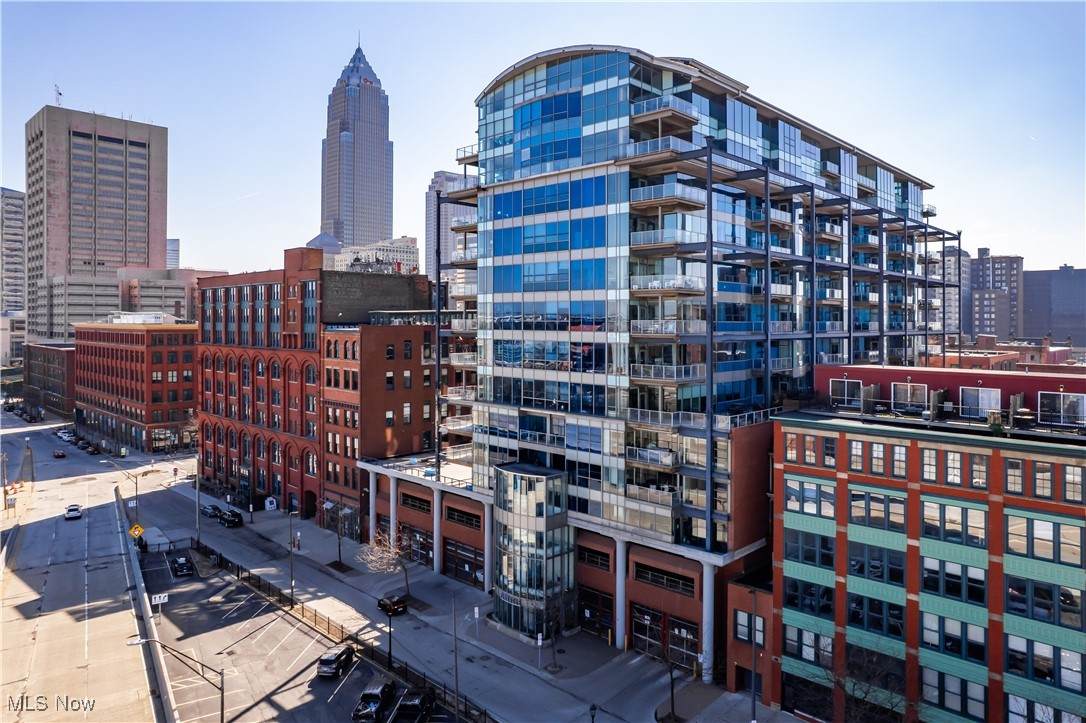 701 Lakeside Avenue - Photo 1