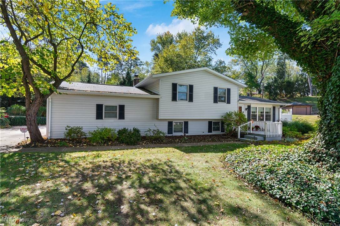 5333 Dunfred Circle - Photo 1