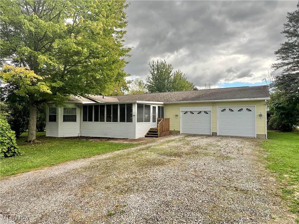 201 Stuart Drive - Photo 1