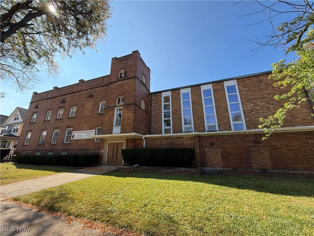 2011 West Boulevard - Photo 1