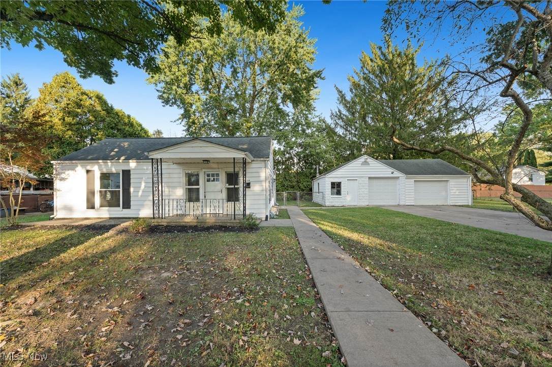 728 Hillside Place - Photo 1