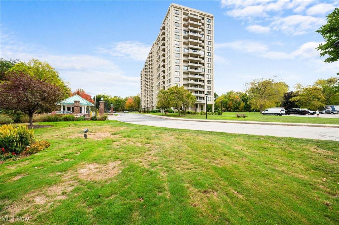 1 Bratenahl Place - Photo 1