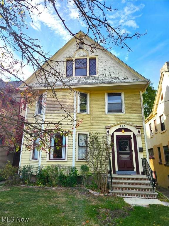 425 West Avenue - Photo 1