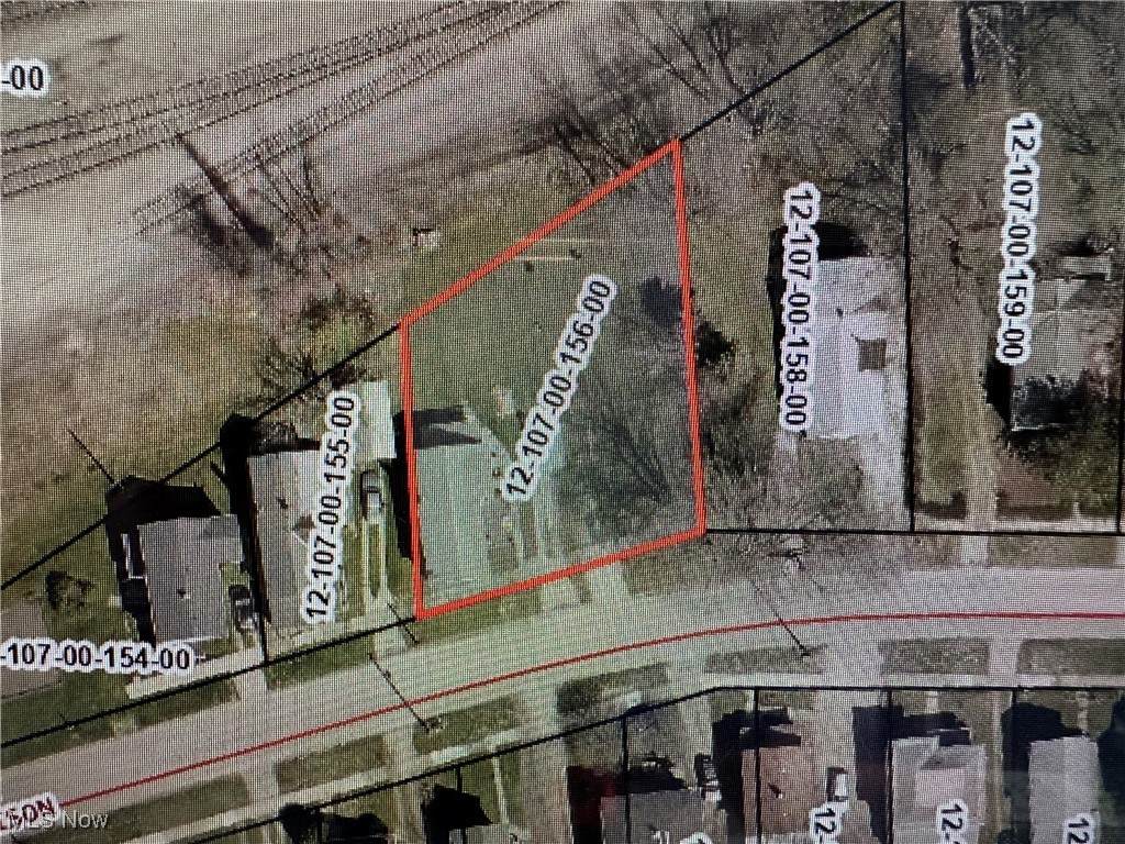 536 Madison Street - Photo 1