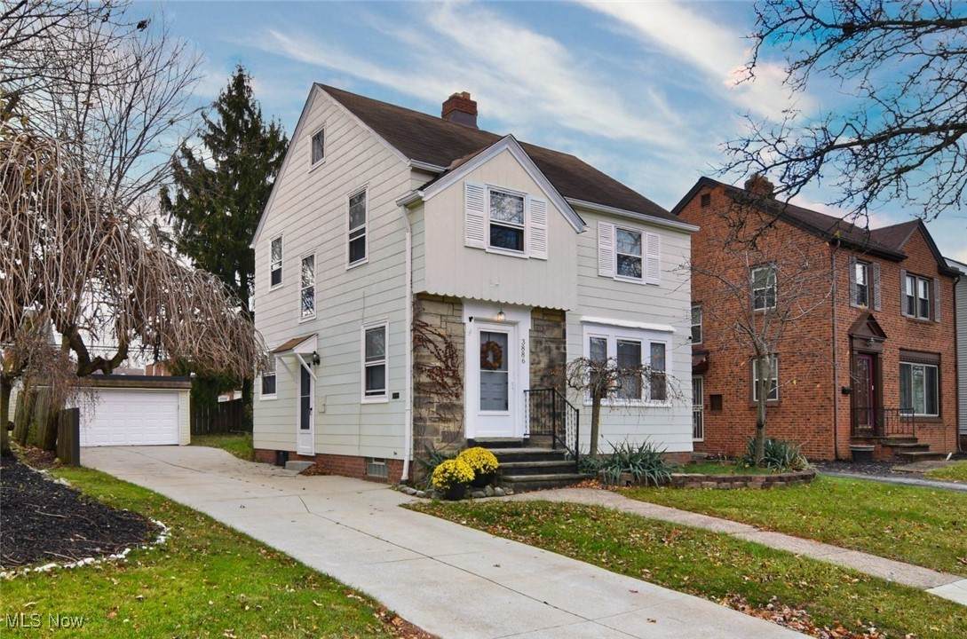 3886 Grosvenor Road - Photo 1