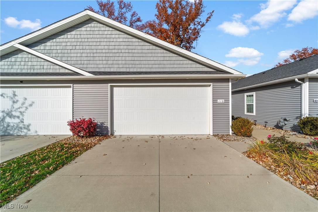 110 Fallen Oak Lane - Photo 1