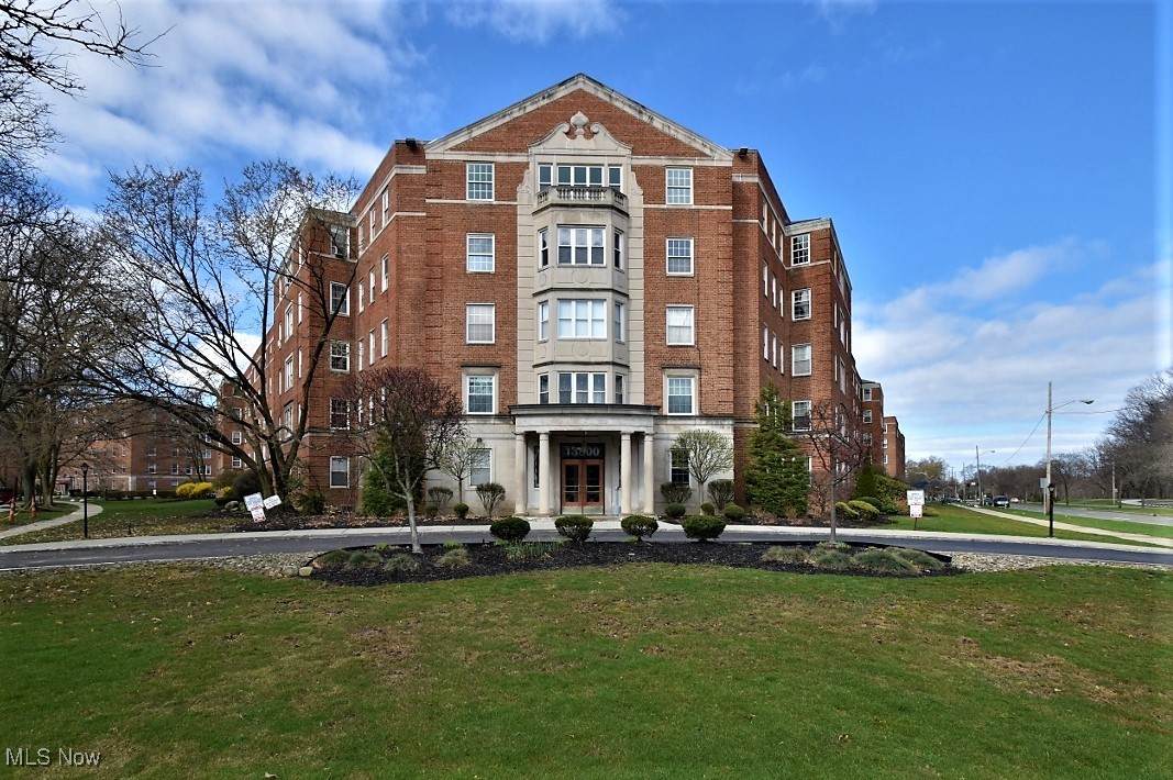 13800 Fairhill Road - Photo 1