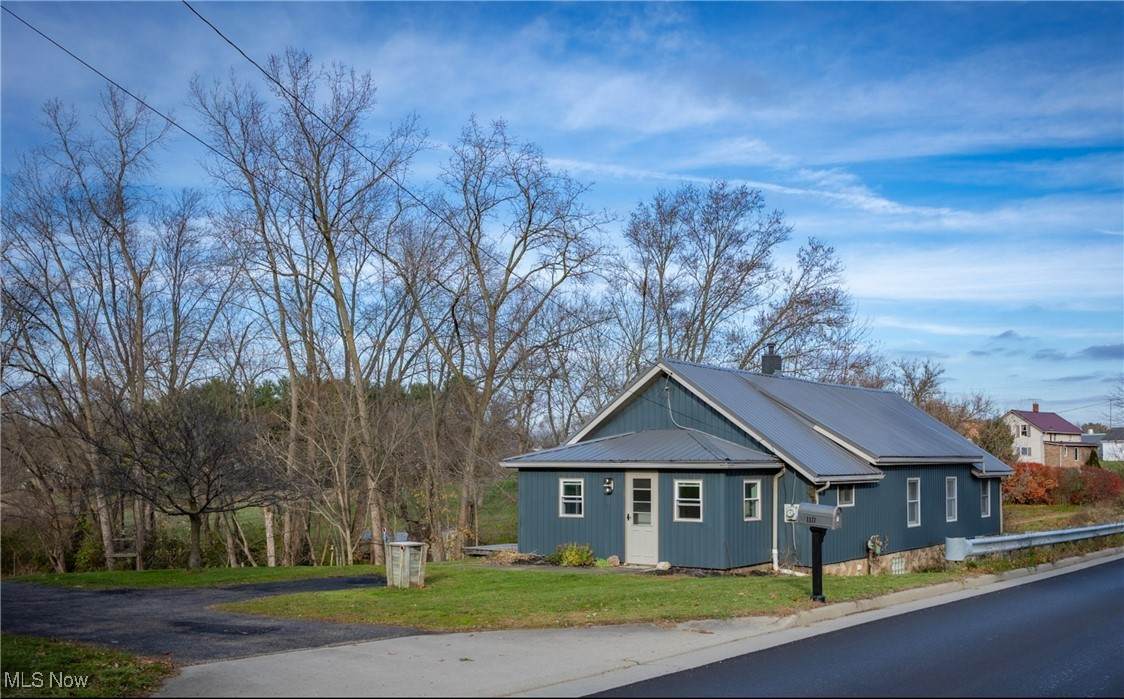 1177 Lake Center Street - Photo 1