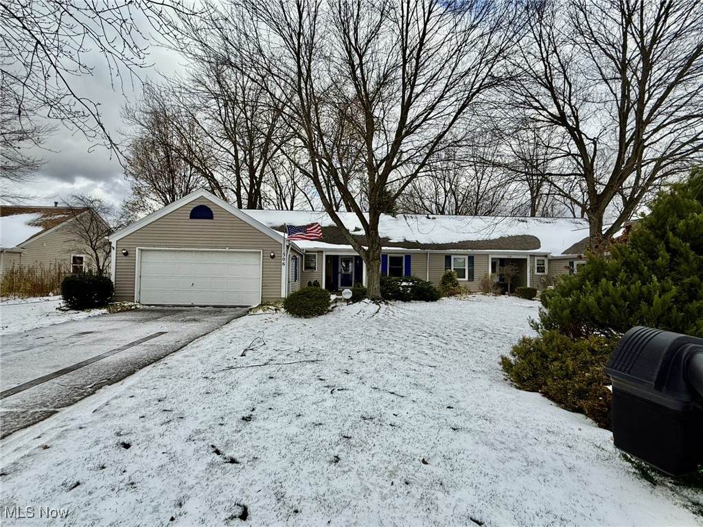 506 Greenside Drive - Photo 1