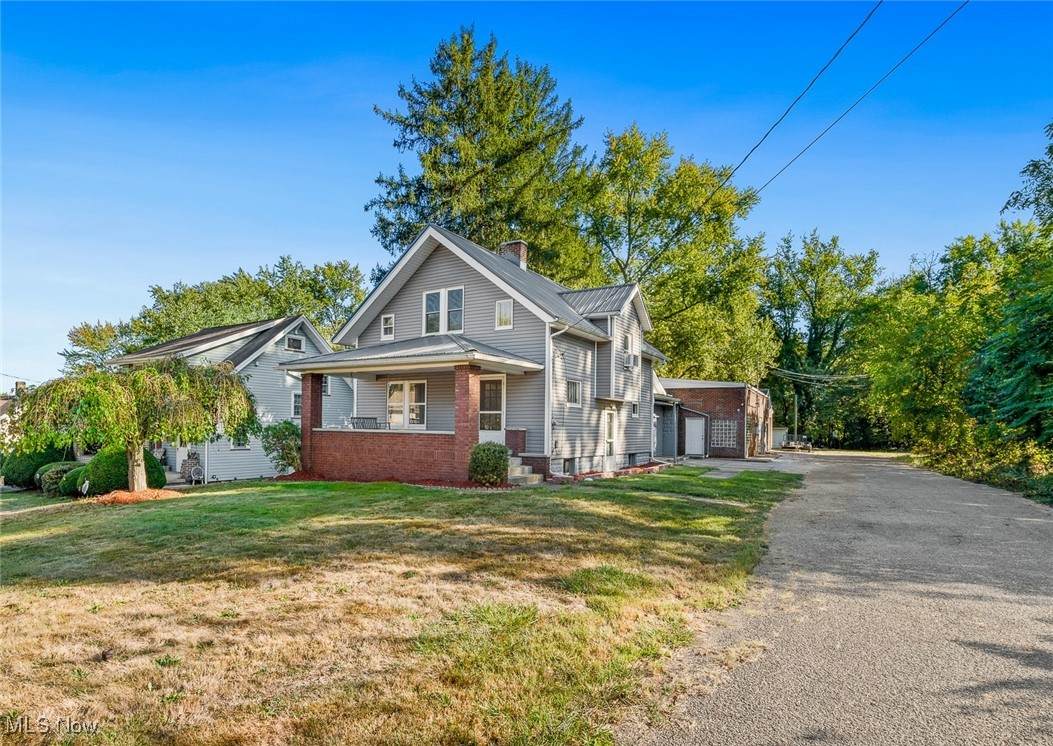 308 20th Street - Photo 1