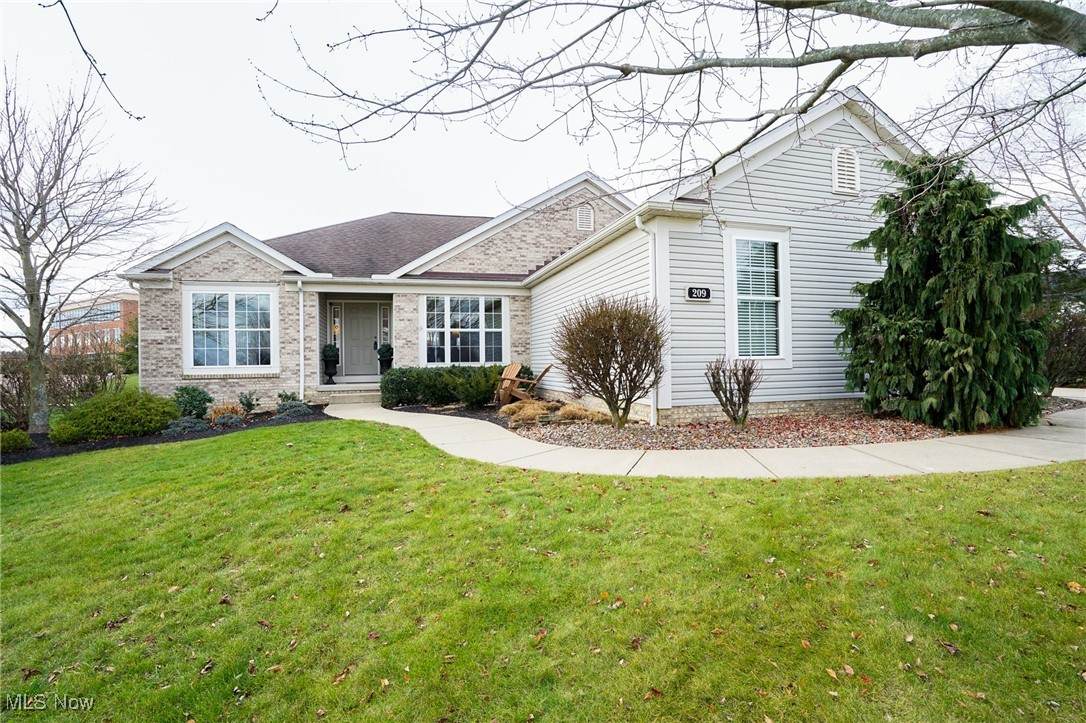 209 Canterbury Court - Photo 1