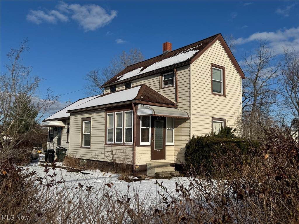 827 Bond Street - Photo 1