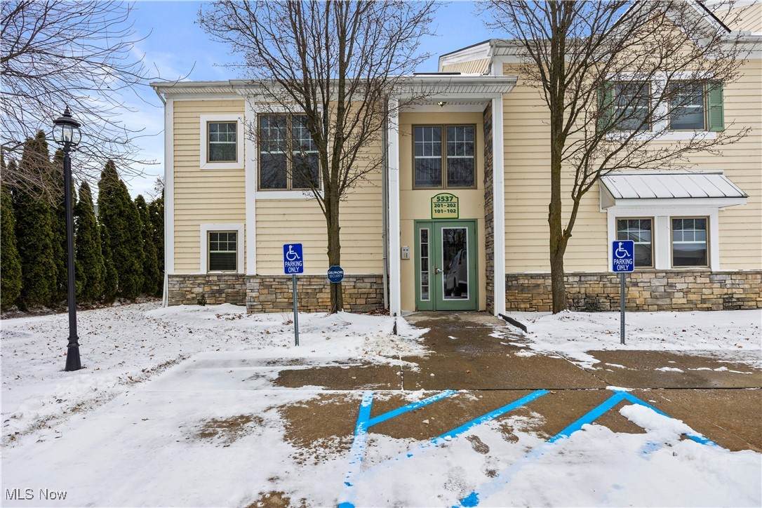 5537 Beavercrest Drive - Photo 1