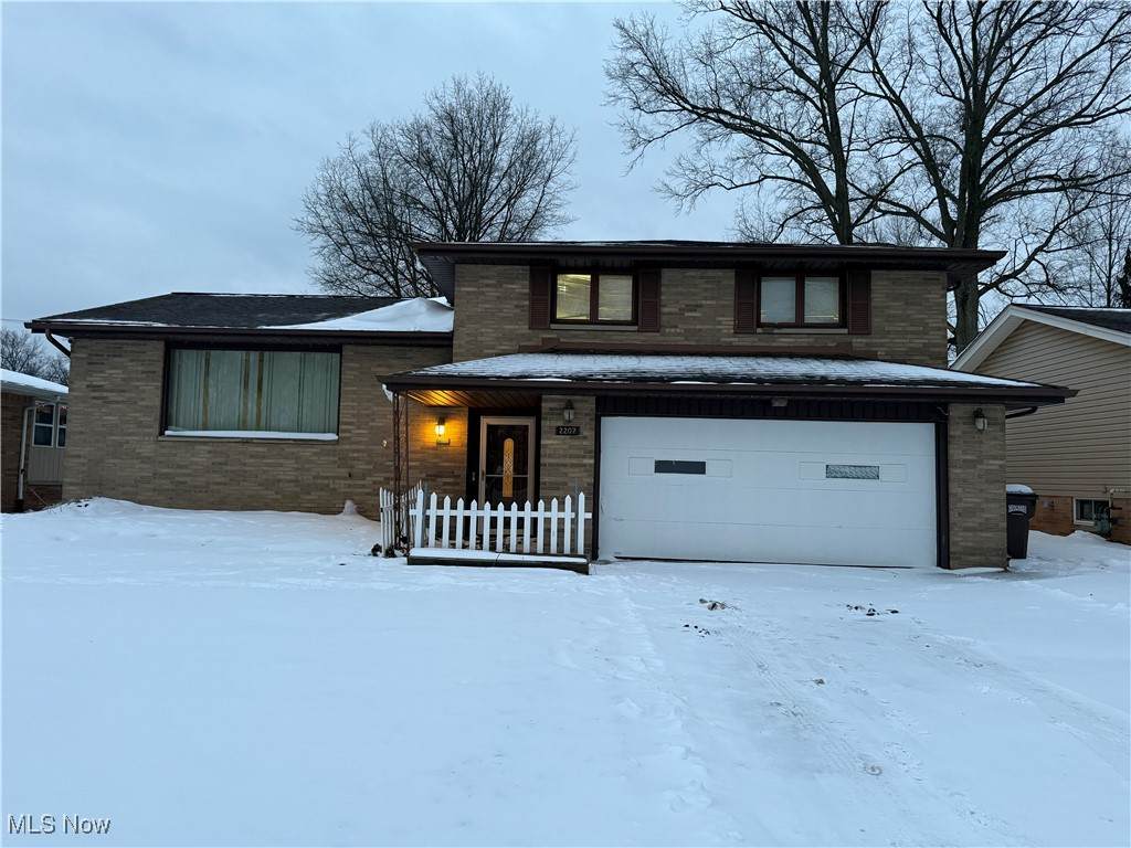 2207 Oaklawn Drive - Photo 1