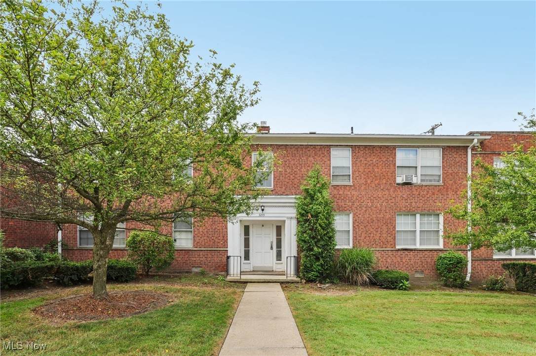 3279 Warrensville Center Road - Photo 1
