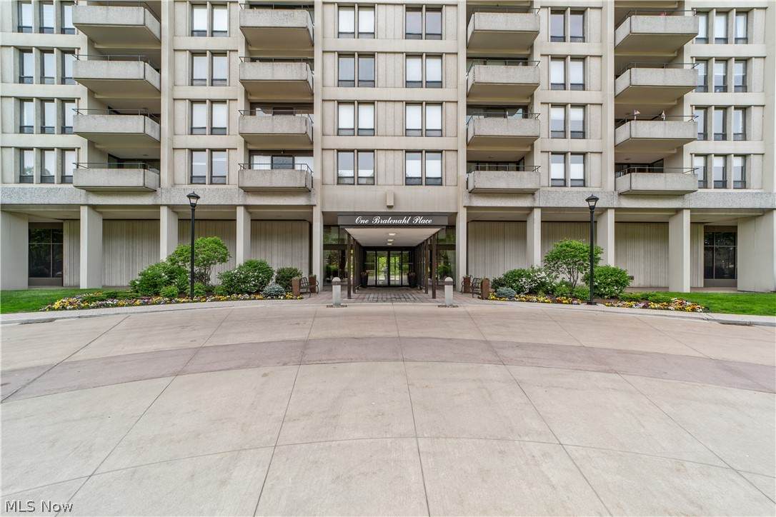 1 Bratenahl Place - Photo 1