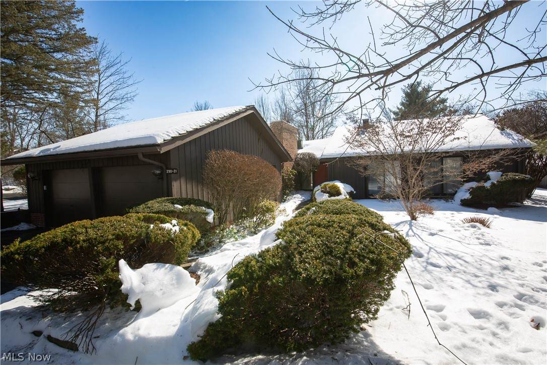 290-21 Hawthorne Drive - Photo 1