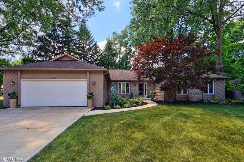 208 Westwind Drive - Photo 1
