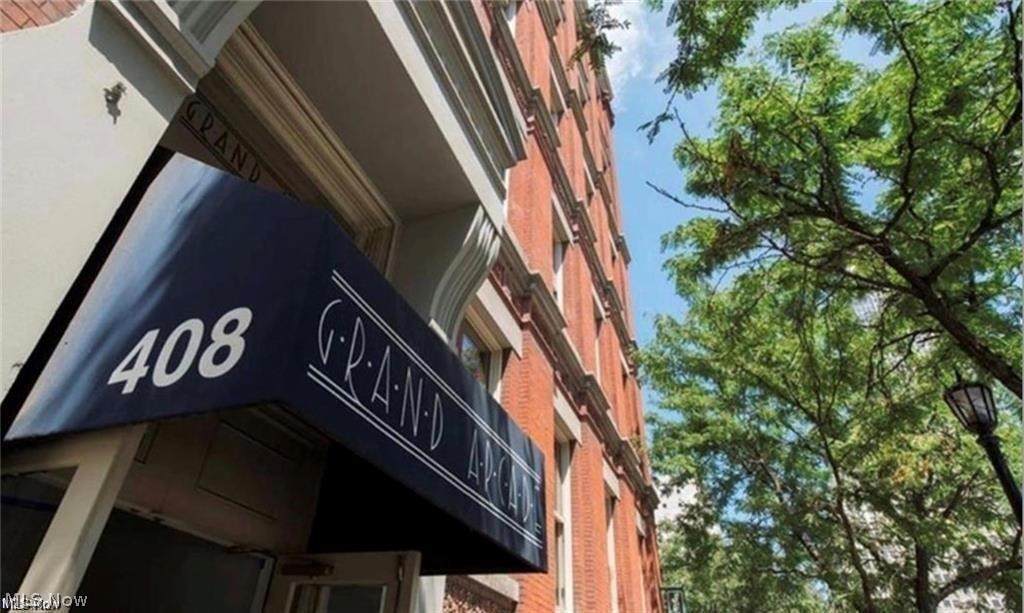 408 Saint Clair Avenue - Photo 1