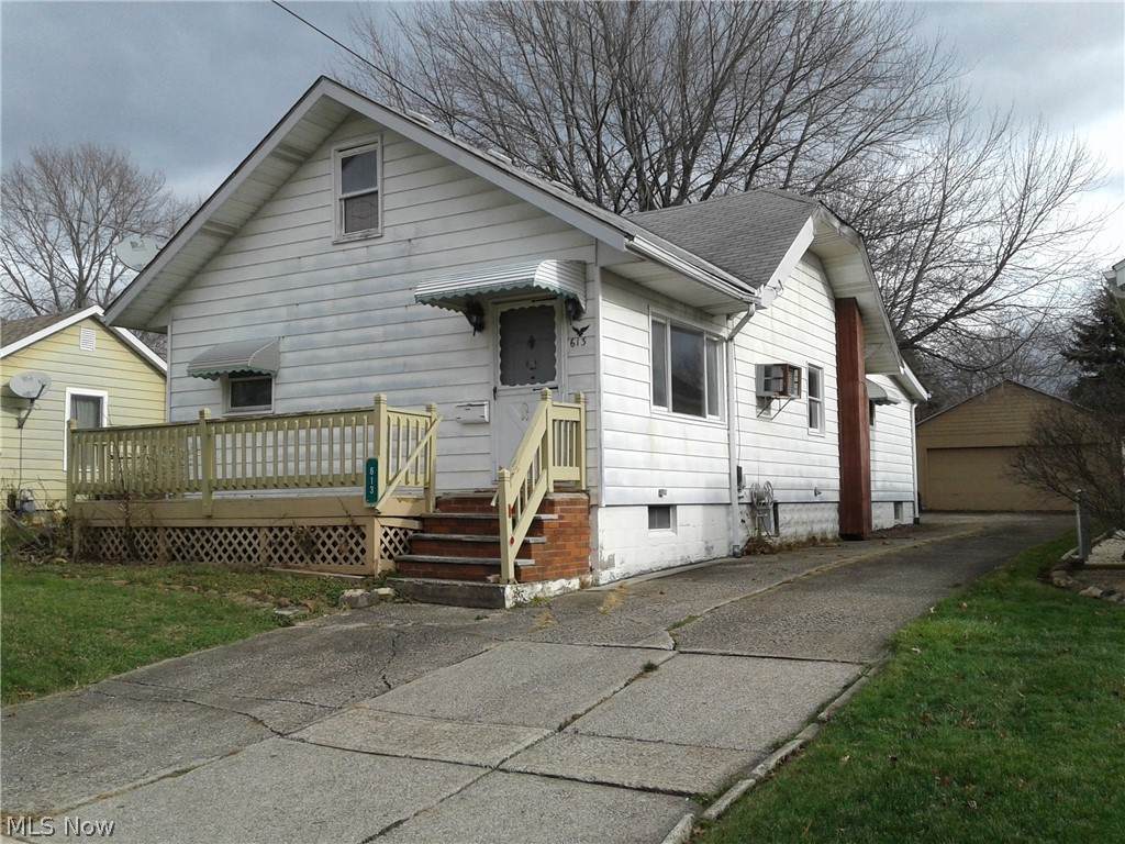 613 Jackson Street - Photo 1
