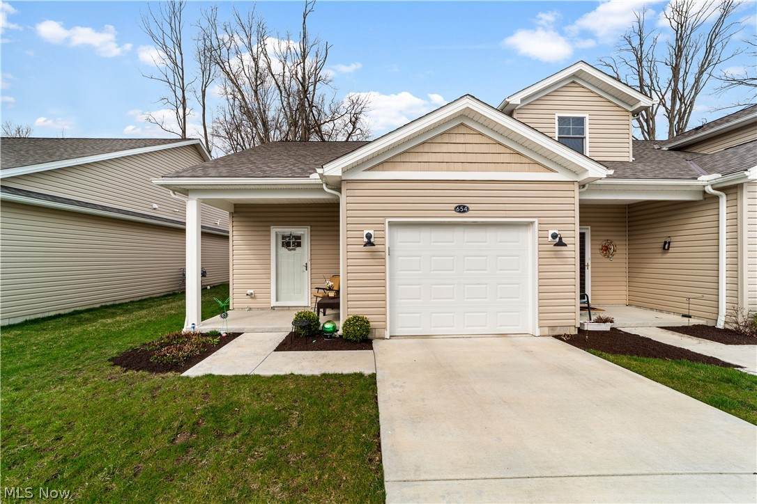 654 Treadway Boulevard - Photo 1