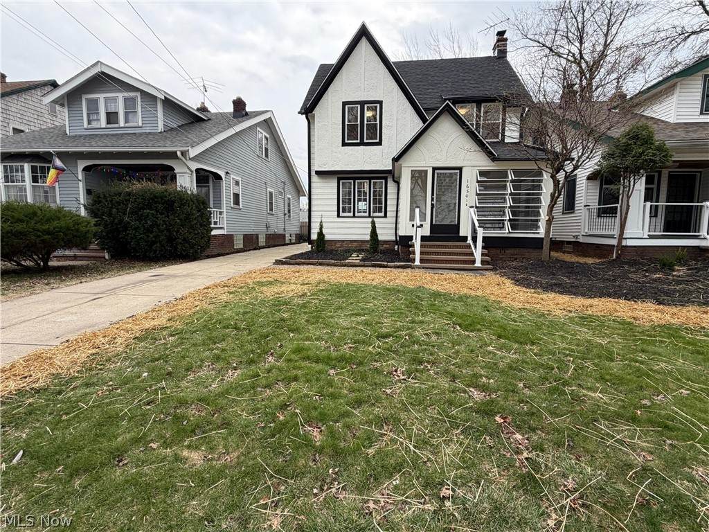 16501 Larchwood Avenue - Photo 1