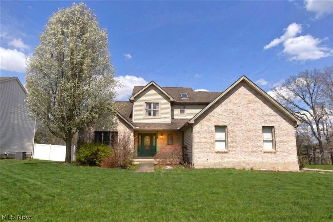 585 Creekside Drive - Photo 1