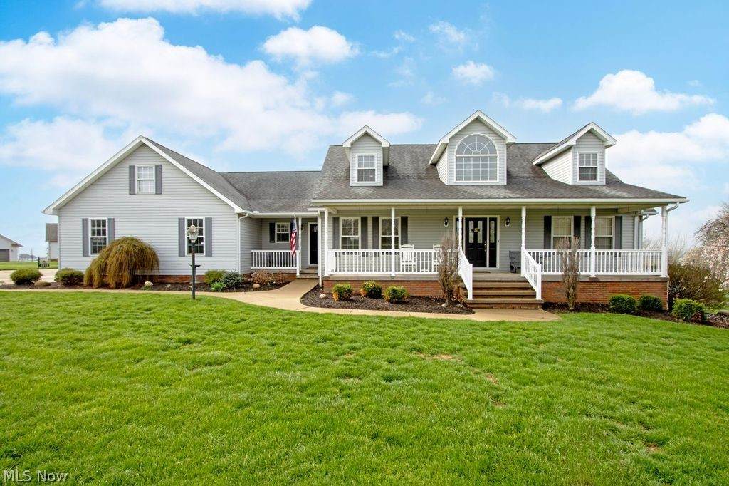 3919 Pheasant Run - Photo 1