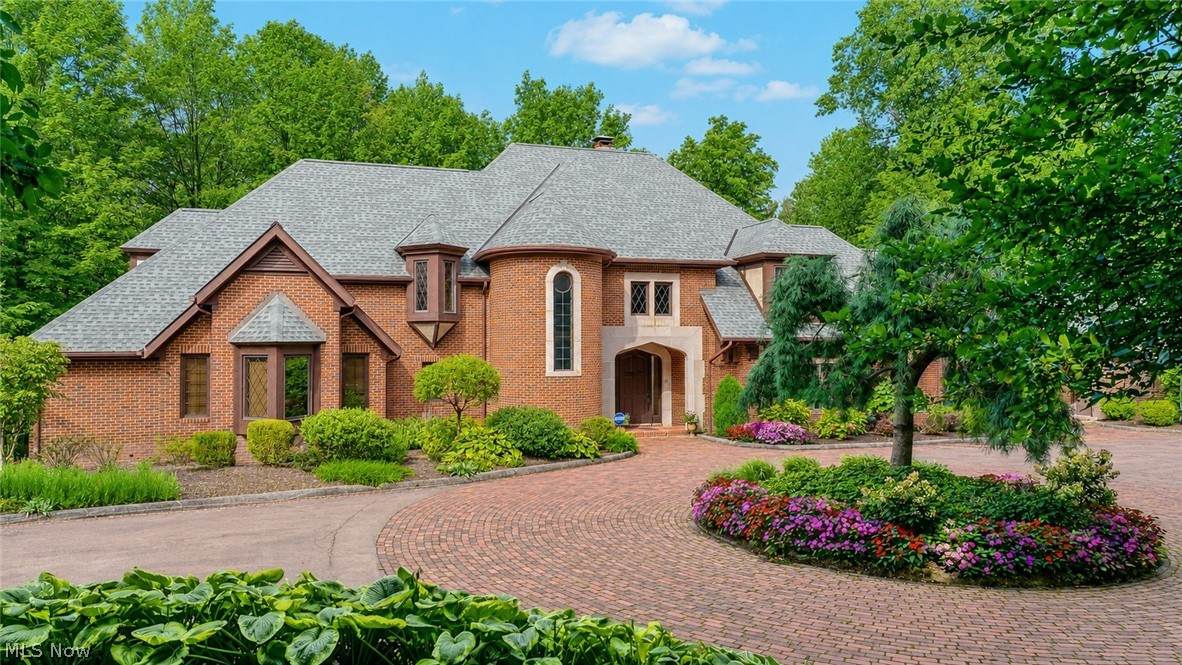 38025 Fairmount Boulevard - Photo 1