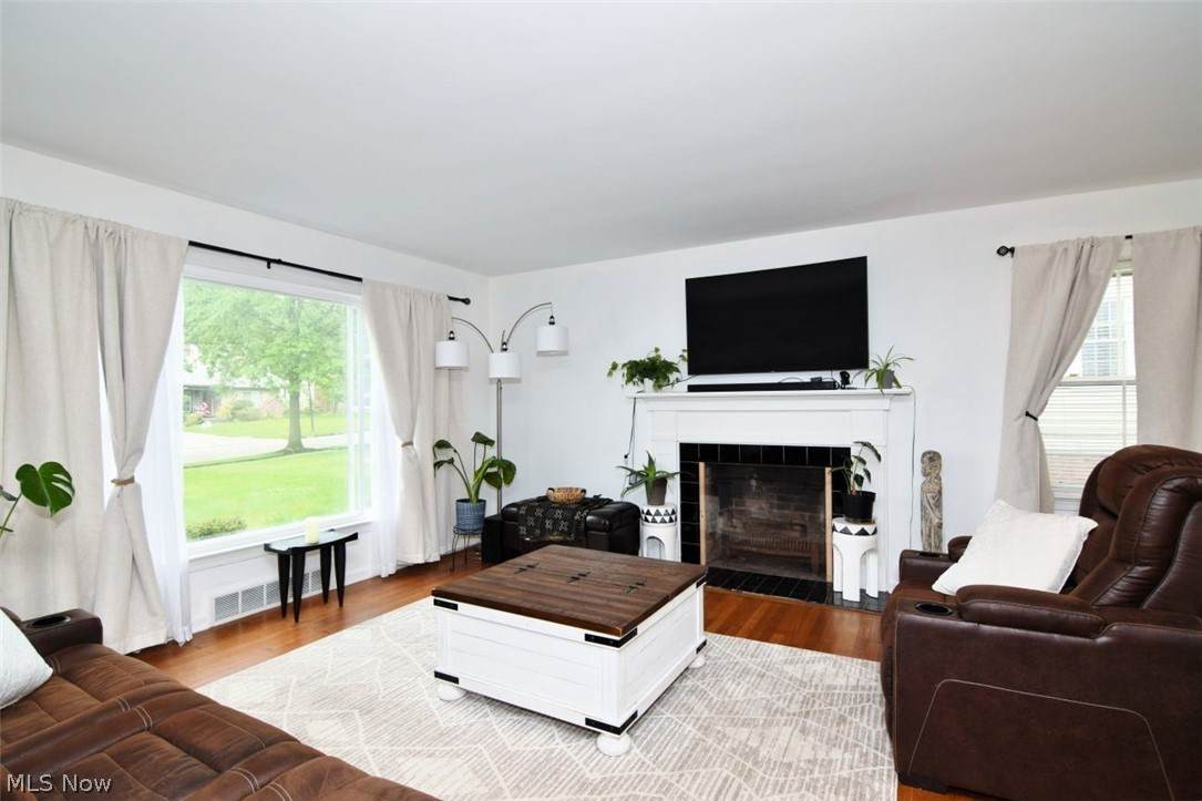 https://bt-photos.global.ssl.fastly.net/mlsnowhh/orig_boomver_1_5212935-2.jpg
